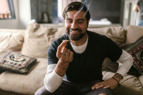 how to smoke weed for beginners